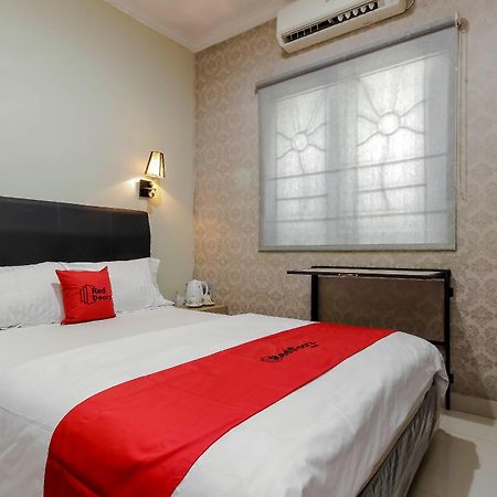 RedDoorz Plus near Lippo Cikarang Mall Bekasi Zewnętrze zdjęcie