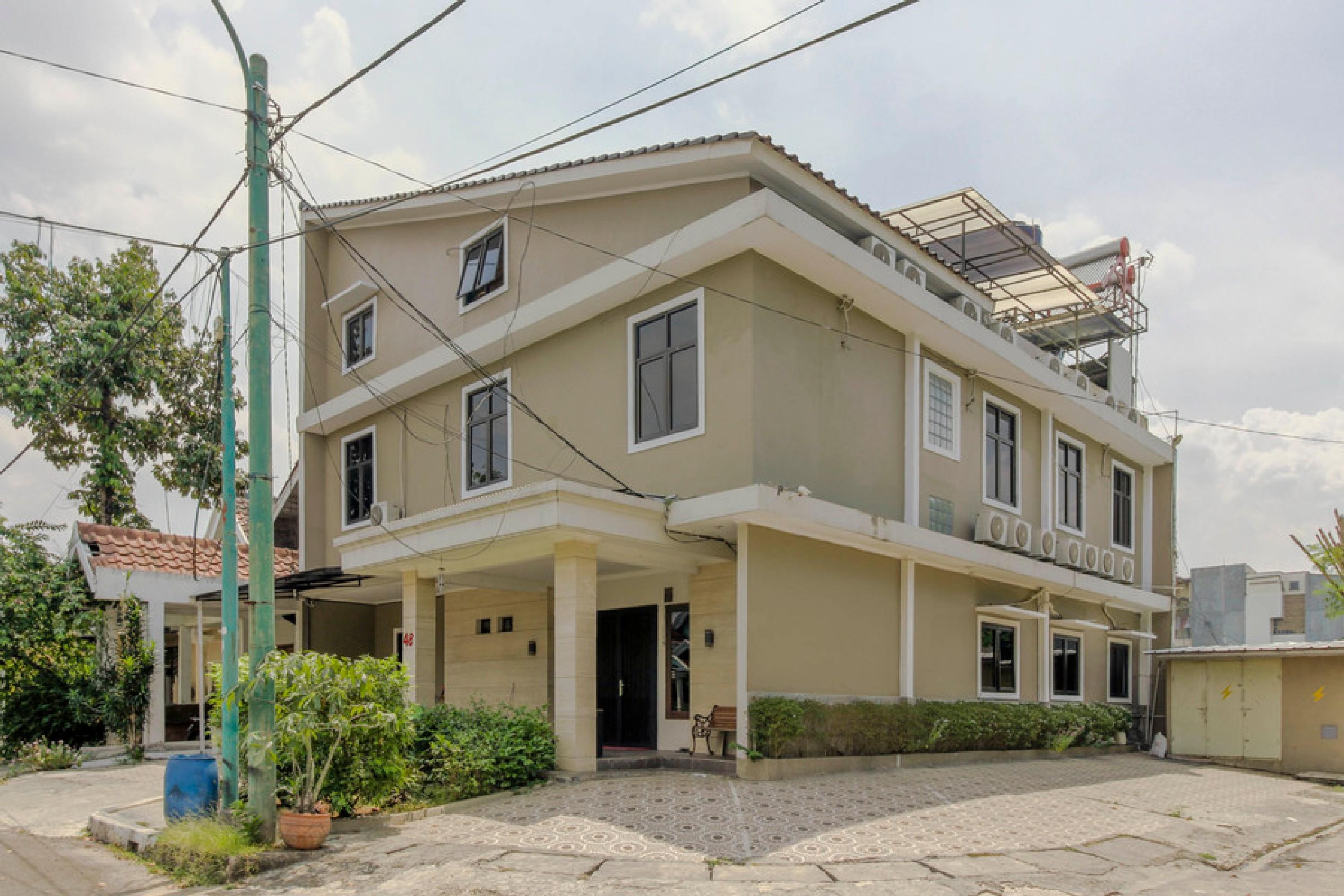 RedDoorz Plus near Lippo Cikarang Mall Bekasi Zewnętrze zdjęcie
