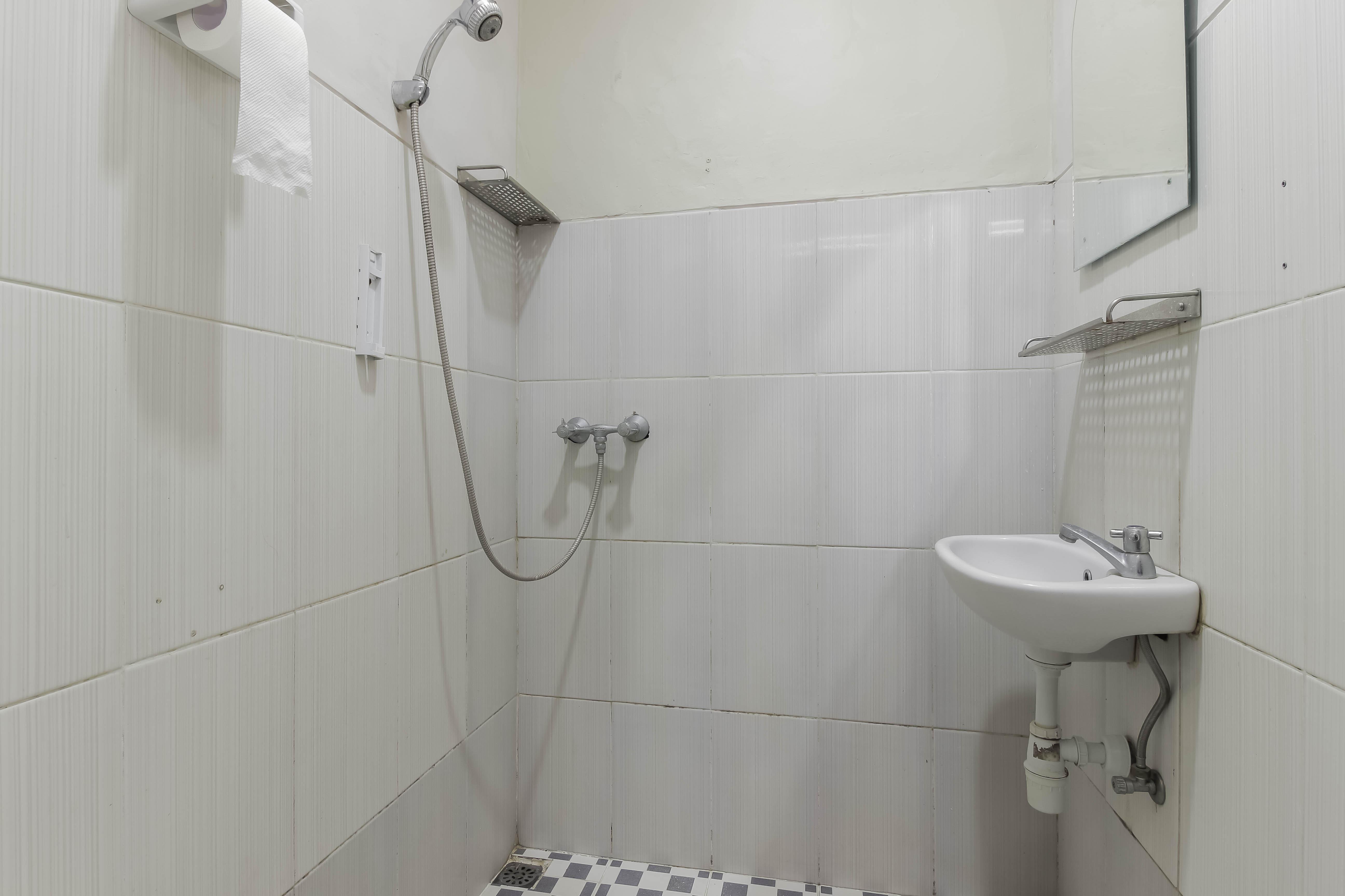 RedDoorz Plus near Lippo Cikarang Mall Bekasi Zewnętrze zdjęcie